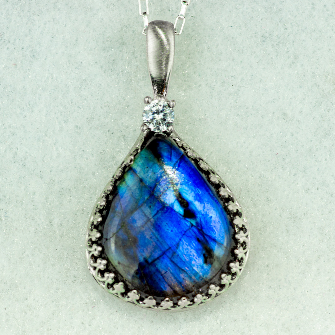 Blue Flash Labrodorite Pendant set in Sterling Silver
